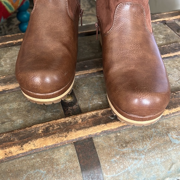 Soft leather boots with shearling cuff - Picture 4 of 4